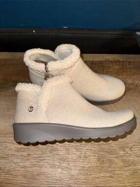 Size 6 BZees For LifeStride Bootie. New without Tags